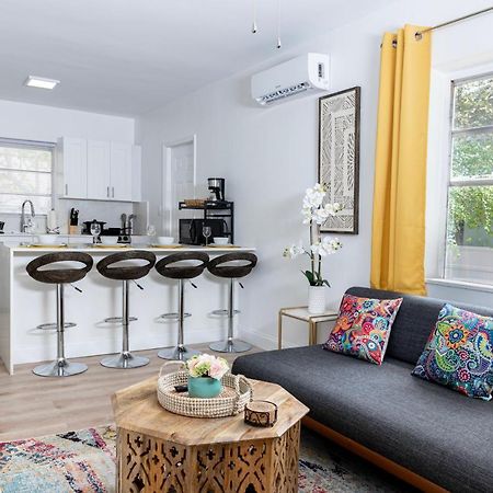 Beautiful Casita With King Bed And Private Patio Close To Calle 8, Mia Airport, Coral Gables Miami Kültér fotó